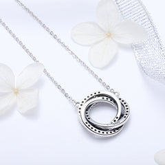 Intertwined Circles Pendant Necklace