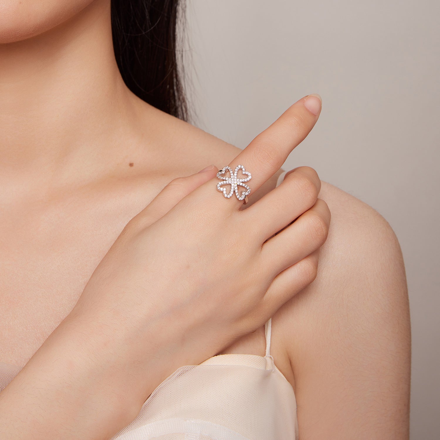 Clover Ring