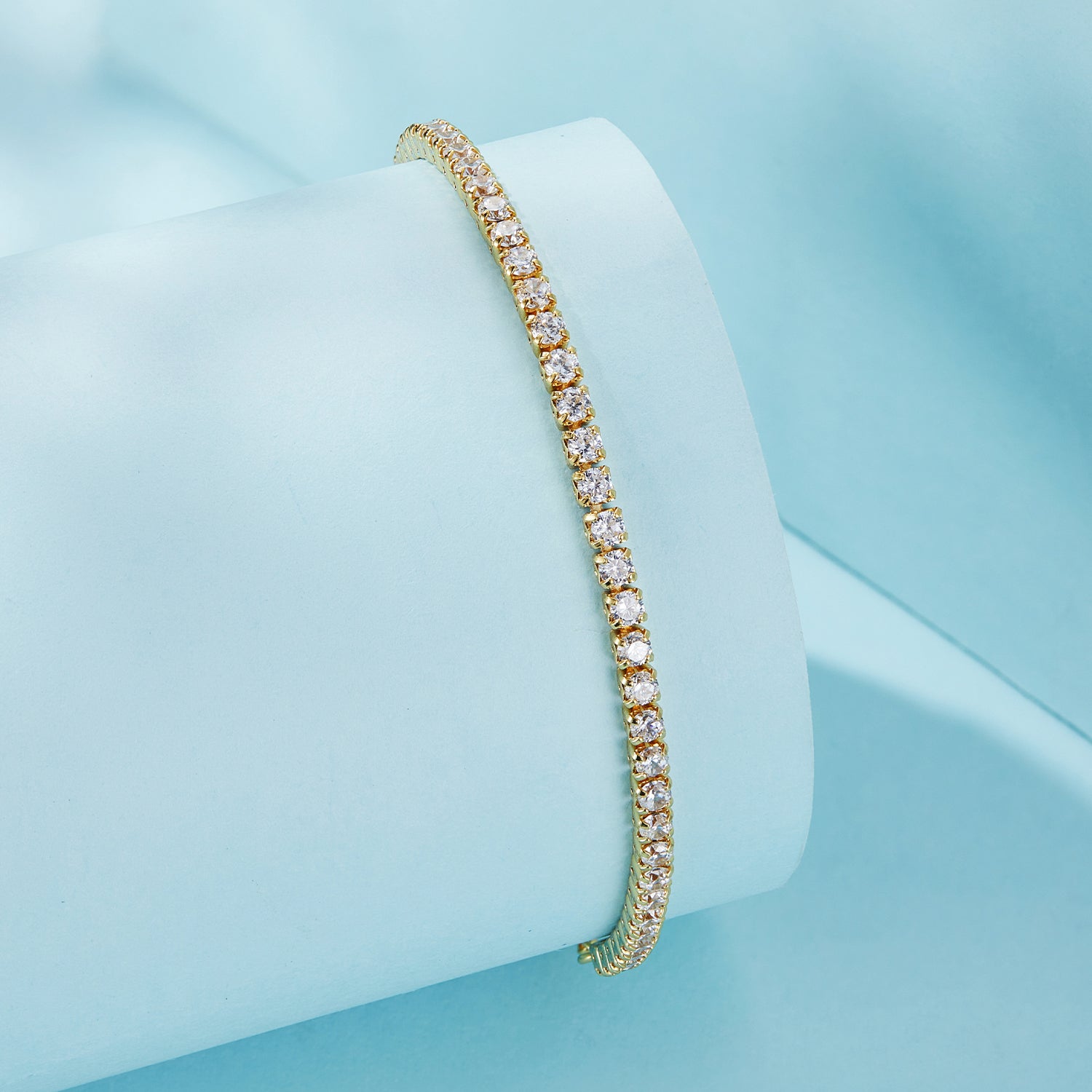 Gold Sparkling Strand Bracelet