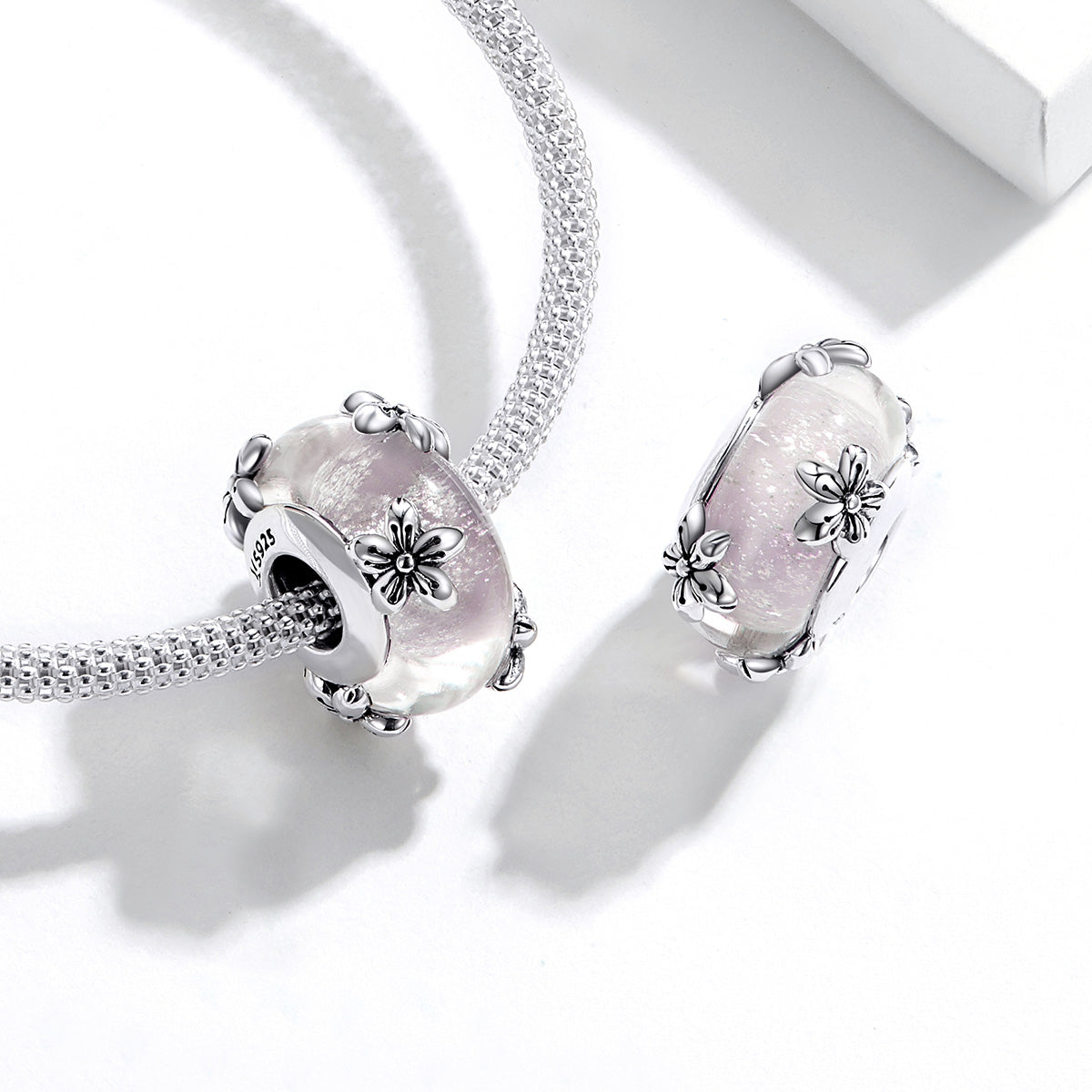 Daisy Glass Bead