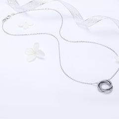 Intertwined Circles Pendant Necklace