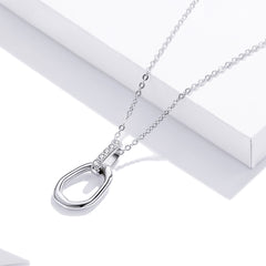 Assymetric Oval Pendant Necklace